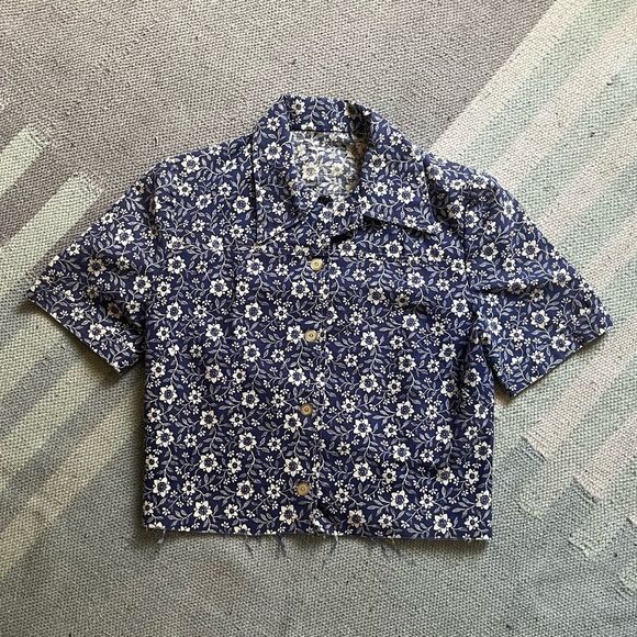 Floral Blue Short Sleeve Button Down Cropped Vintage Handmade Women’s Small XS - Picture 1 of 3